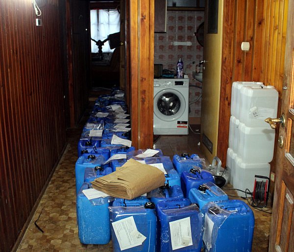 Nieporęt: W wynajętym domu działała fabryka mefedronu. Zabezpieczono 70 kg...-143959