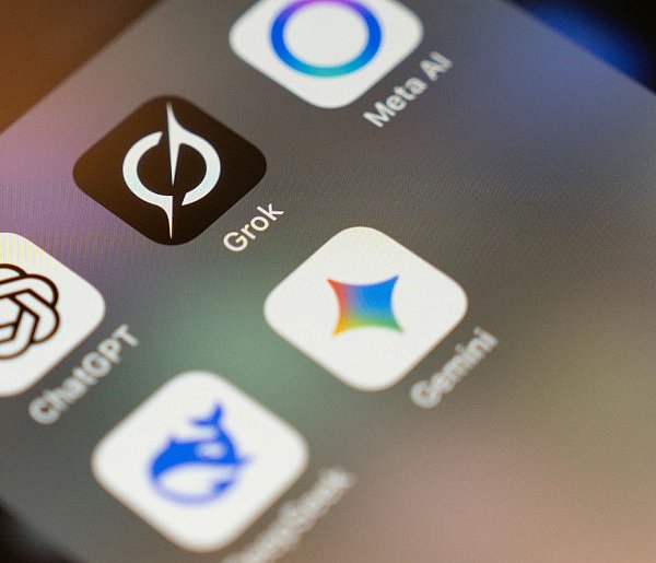 Pierwszy taki krok na świecie. Władze kraju czasowo odcinają dostęp do Groka-143962