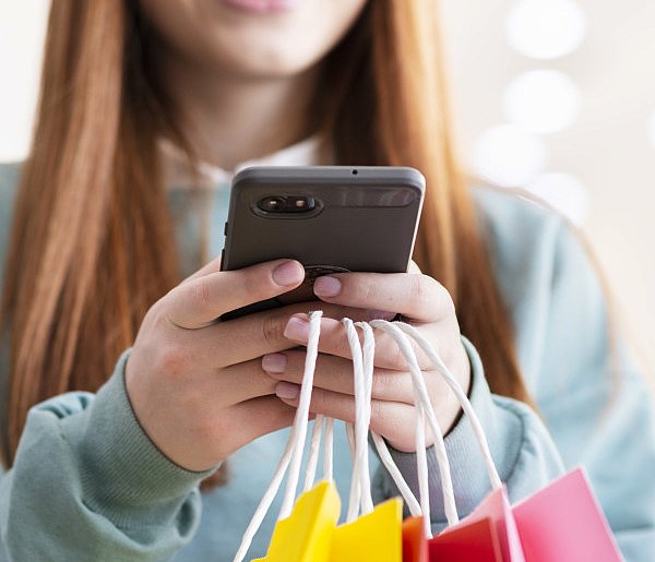 Zalando i Temu podpadły urzędowi. Klienci byli wprowadzani w błąd-144086