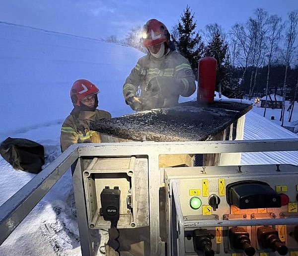 Nowa Wieś: Pożar w domu przy Serockiej. Zapaliły się sadze w kominie-144073