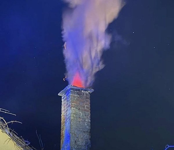 Stanisławowo Zegrzyńskie: Pożar sadzy w budynku mieszkalnym