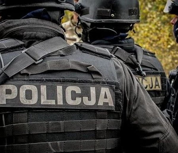 Nie tylko ścigają. Coraz więcej policjantów z zarzutami za narkotyki