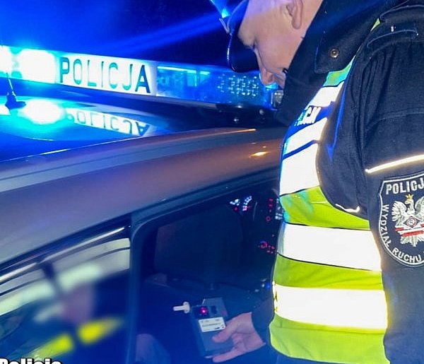 Wólka Radzymińska: Pędził mercedesem ponad 120 km/h. Był pijany