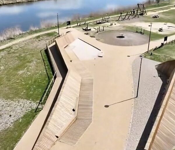 Piknik na start majówki w Wieliszewie. Park Świętojański w nowej odsłonie