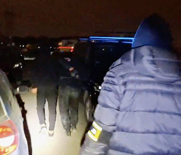 Policja rozbiła szajkę złodziei aut. Pomagał im mieszkaniec Wieliszewa?