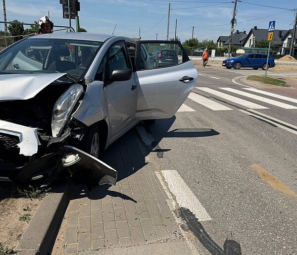 Volkswagen, kia i opel zderzyły się w Skrzeszewie. Jedna osoba wymagała..