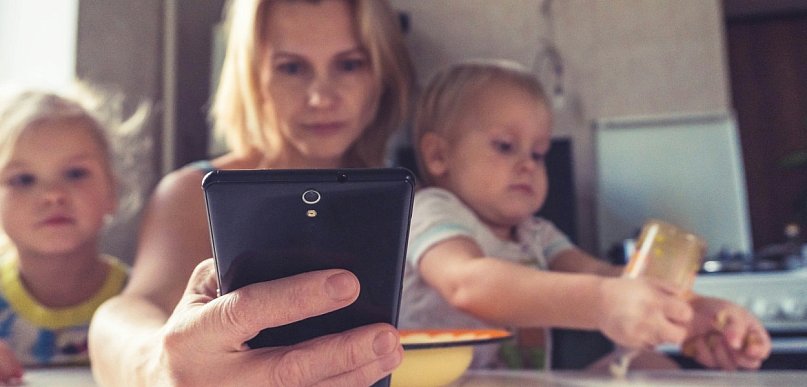 „Niewidzialny rodzic nie wychowa dziecka”. Mazowsze rusza z kampanią...