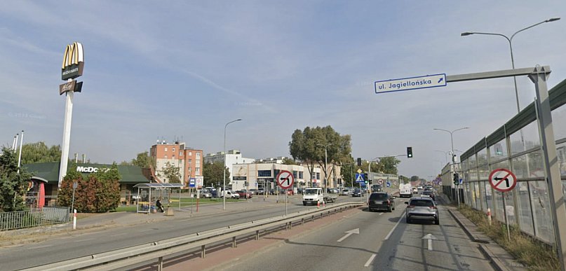 Legionowo: Kolizja na DK61. Wjechał ciężarówką w bariery energochłonne