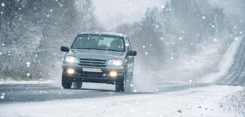 Największe błędy popełniane na mrozie – jak nie uszkodzić auta przez nieuwagę?