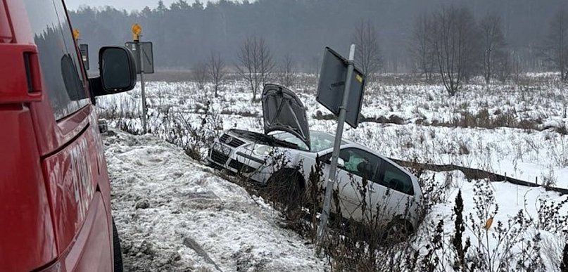 Michałów-Reginów: Kolizja na DK61. Straciła panowanie nad pojazdem