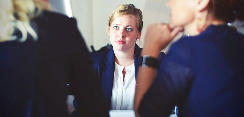 Zaskakujące dane z rynku pracy. Spadek ofert mimo wzrostu PKB