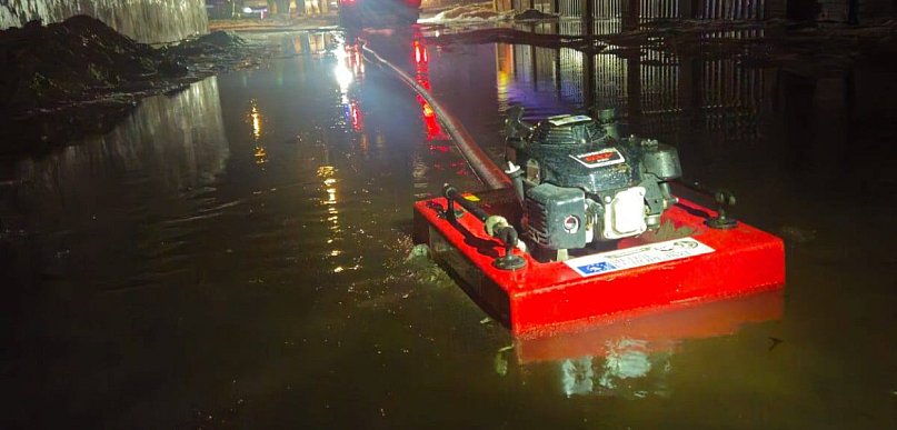 Legionowo: Woda zalewała garaże przy Al. Sybiraków