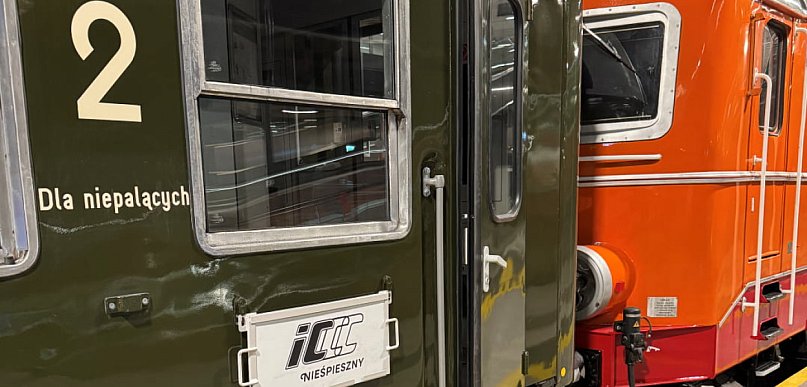 PKP Intercity uruchamia pociąg „Nieśpieszny”. Retro składy z lat 80. ruszą...