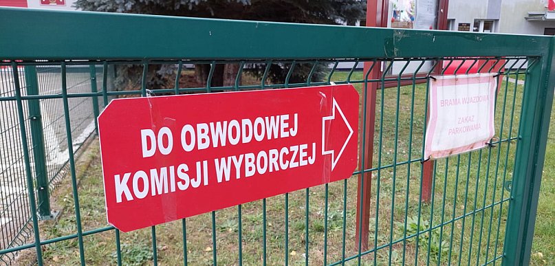 Nowy sondaż wyborczy. KO wyraźnie na prowadzeniu, fatalny wynik Polski 2050