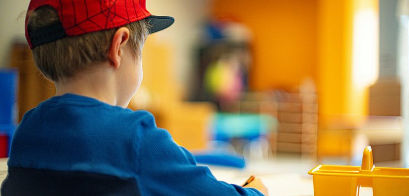 „DGP”: Spór o ekrany w przedszkolach. MEN zmienia stanowisko w sprawie zakazu