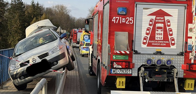 Kolizja na zaporze w Dębem. Na miejscu śmigłowiec LPR