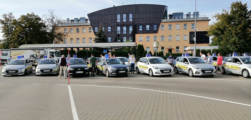 Rewolucja w egzaminach na prawo jazdy. Dla kategorii B chcą znieść plac...