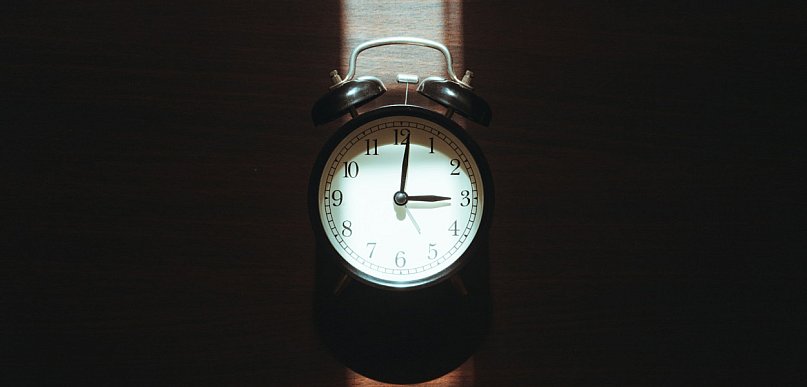 Zmiana czasu na letni. Pracujesz w nocy? Pensja bez zmian, ale jeden dodatek...