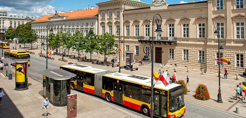 Warszawa: Na Wielkanoc Trakt Królewski stał się deptakiem. Na tory wyjadą...
