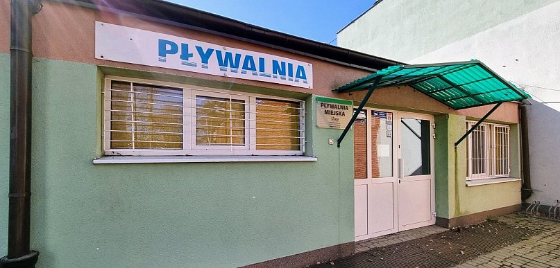 Tańsze wejścia na basen przy Królowej Jadwigi. Dzieci i młodzież zapłacą poło...