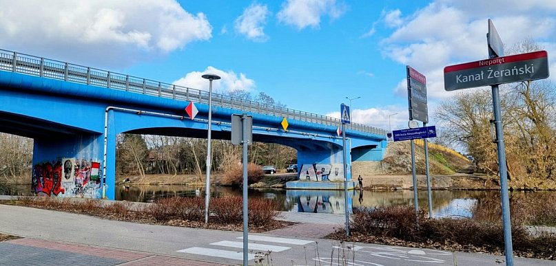 Wyremontowali most na Izabelińskiej, a teraz chcą go zburzyć. Starostwo...