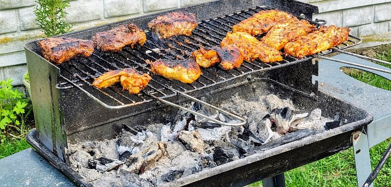 Majówka: Piątkowy grill bez wyrzutów sumienia. Biskup ogłosił dyspensę