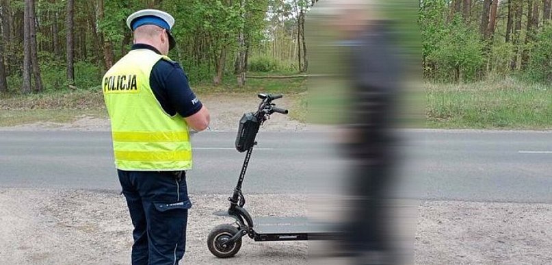 Pijany 16-latek na hulajnodze. Wpadł, bo przekroczył podwójną ciągłą