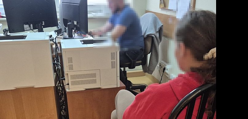 Legionowo: Jednej nocy ukradła 9 tablic rejestracyjnych. 19-latka zatrzymana