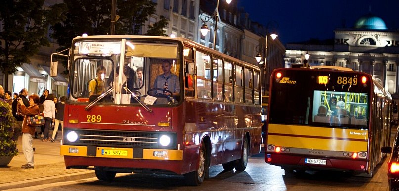 Noc Muzeów 2026 w Warszawie. Zabytkowe autobusy i tramwaje wyjadą na ulice