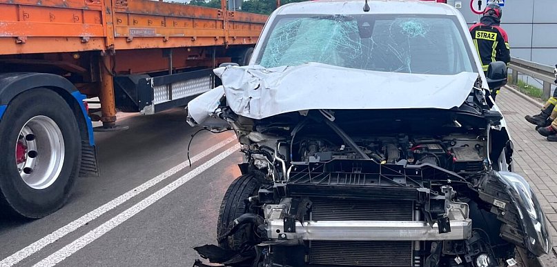 Komornica: Kolizja na zaporze. Jedna osoba w szpitalu