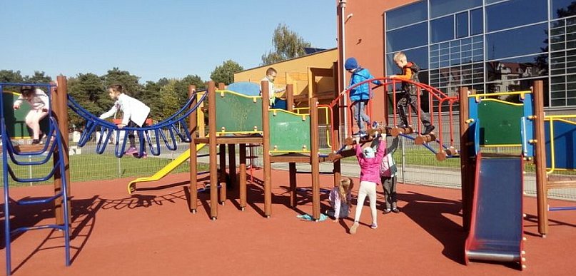 Legionowo: Uczniowie “ósemki” będą mieli nowy plac zabaw? Decyzja w rękach...