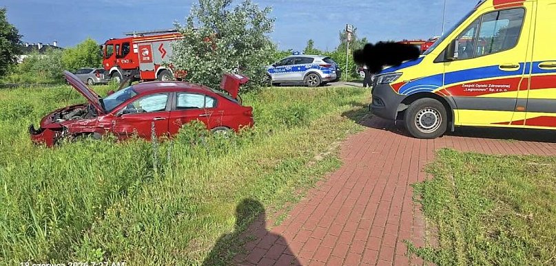 Krubin: Czołowe zderzenie samochodów na Nowodworskiej