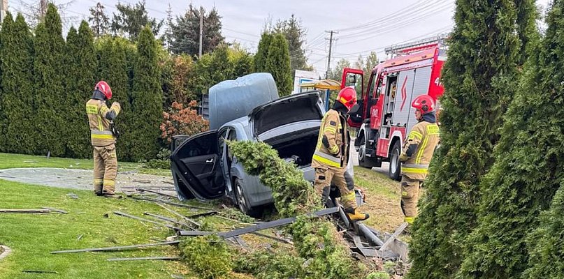 Kierowca, który hondą staranował ogrodzenie, mógł być pijany lub pod wpł... - 141417
