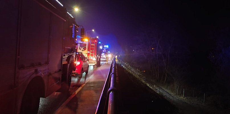 Jedna z kobiet wyciągniętych w sobotę z Kanału Żerańskiego nie żyje - 142481