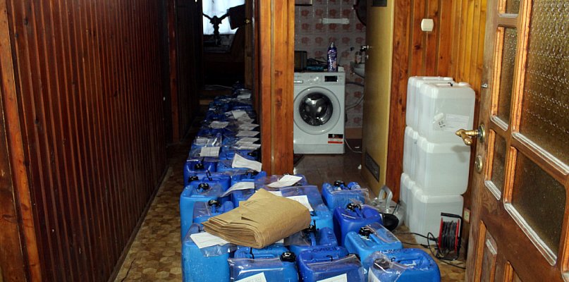 Nieporęt: W wynajętym domu działała fabryka mefedronu. Zabezpieczono 70 kg... - 143959