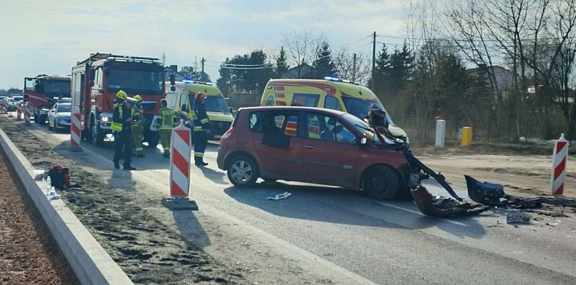 Michałów-Reginów: Czołowe zderzenie na DK61. Sprawca wypadku był pijany
