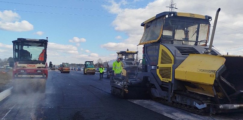 GDDKiA: Po zimowej przerwie rozbudowa DK61 nabrała rozpędu