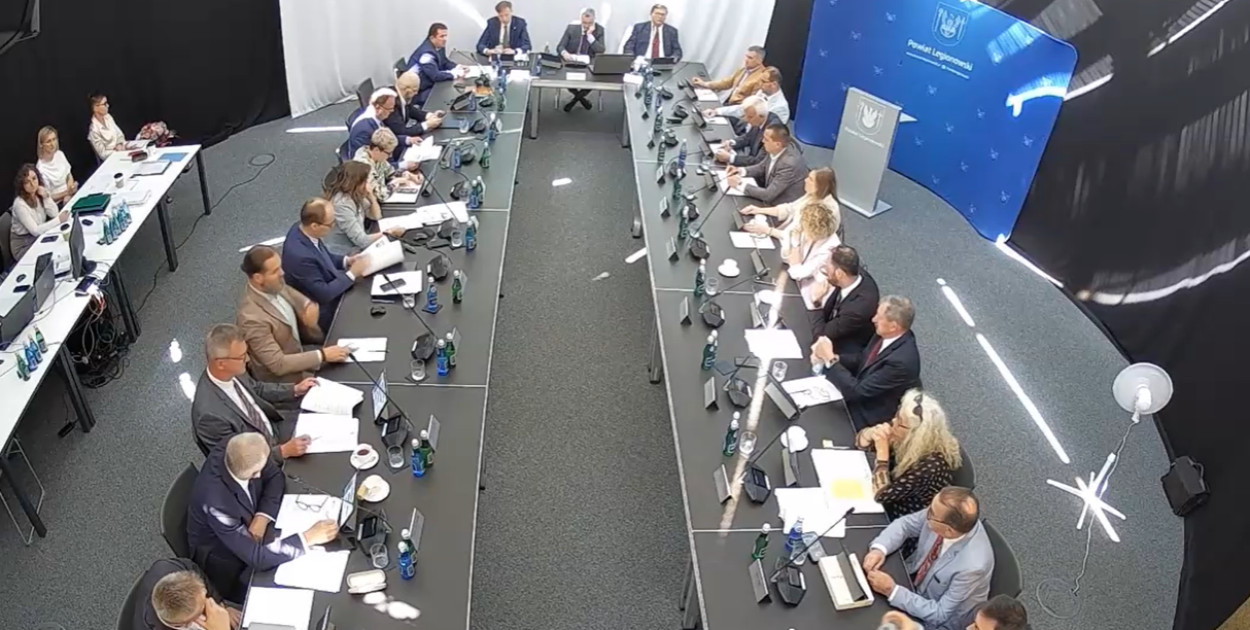 Zarząd powiatu legionowskiego z wotum zaufania i absolutorium