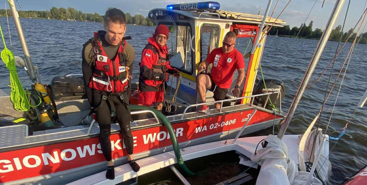 Silny wiatr przewracał łodzie – 22 akcje ratowników wodnych na Jeziorze...