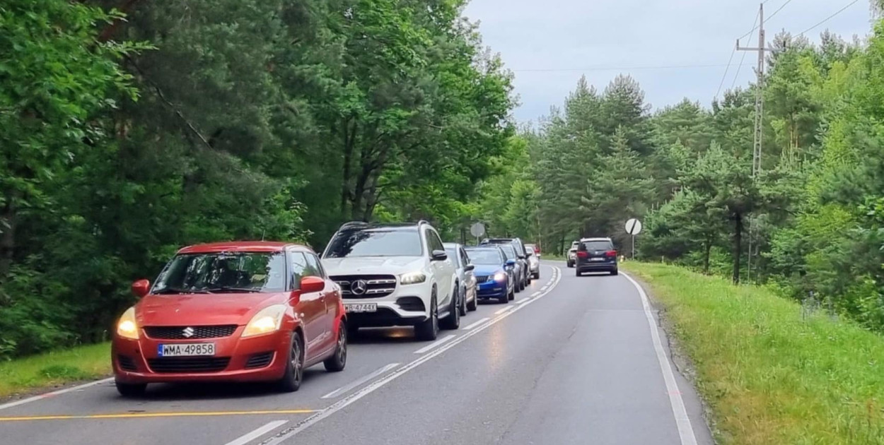 Od wtorku DW632 tylko w jednym kierunku. Objazd przez rozkopaną DK61