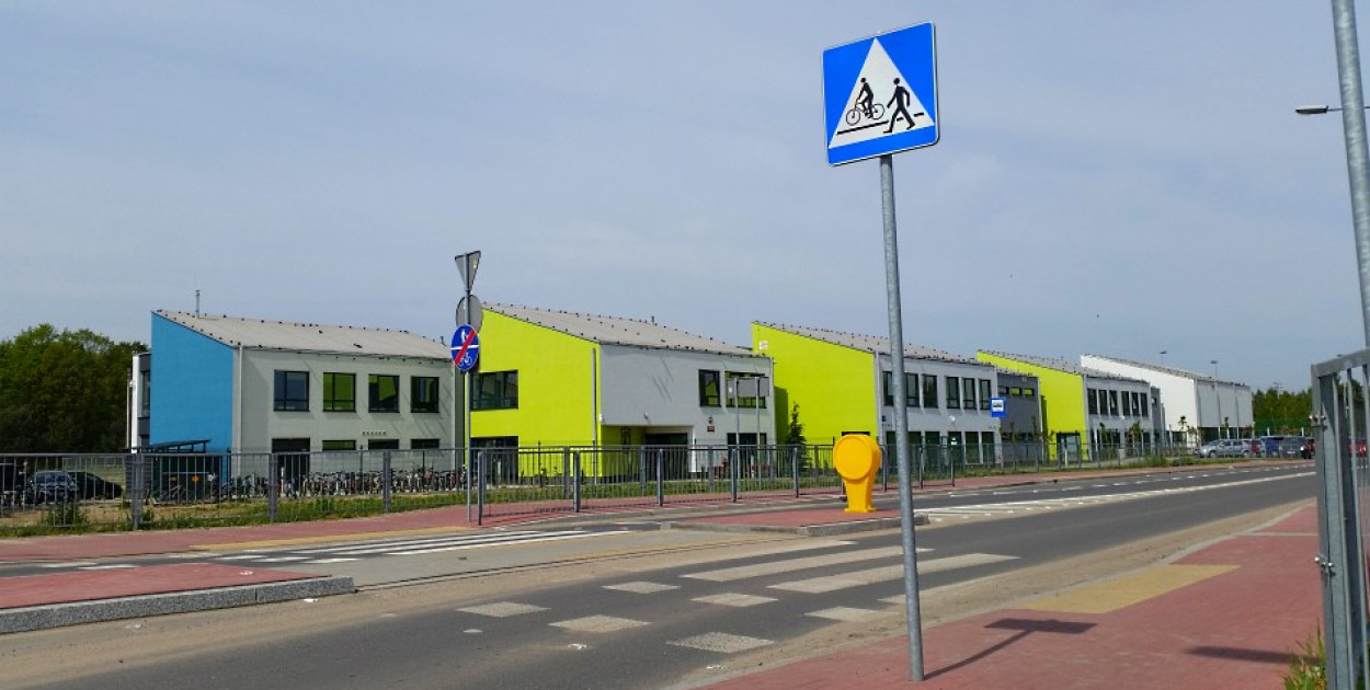 Szkoła Podstawowa nr 1 w Chotomowie. Fot. arch. Legio24.pl