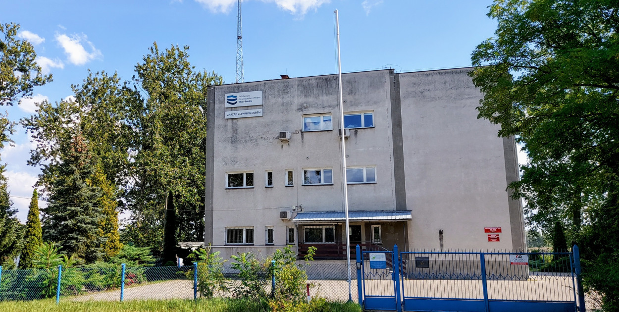 Budynek Zarządu Zlewni Dębe. Fot. arch. Legio24.pl