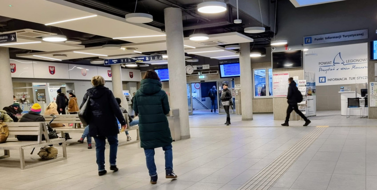 Poczekalnia na dworcu w Legionowie. Fot. arch. Legio24.pl