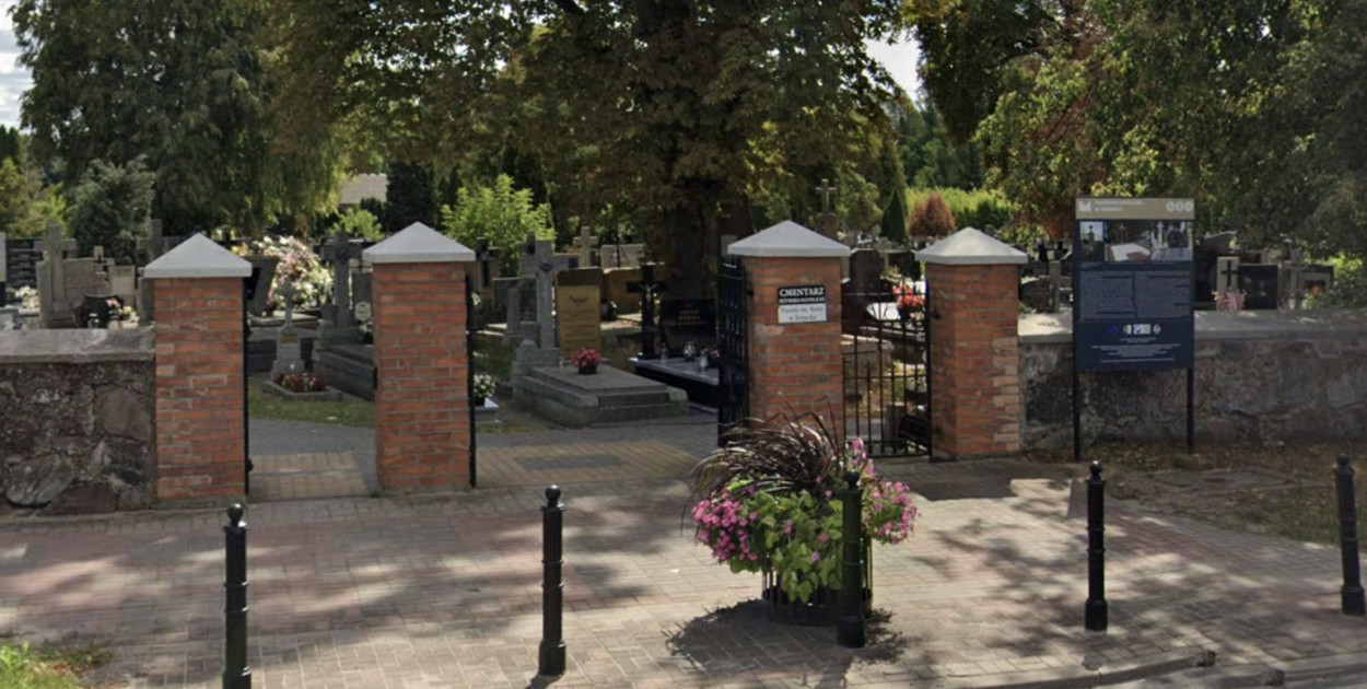Cmentarz w Serocku. Fot. Google Street View