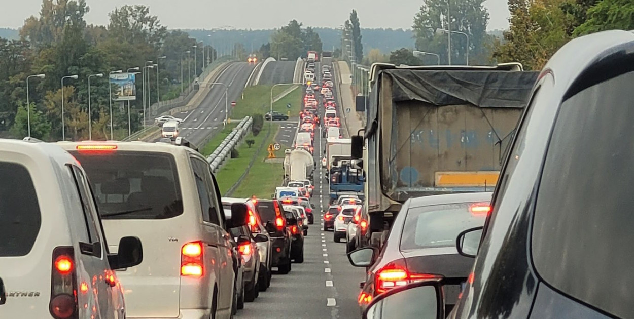 Korek na moście w Zegrzu. Fot. arch,. ŁM