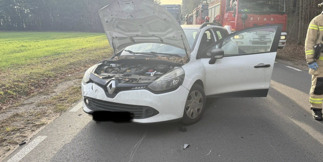 Kolizja na DW622 w Szadkach. Fot. KP PSP Legionowo