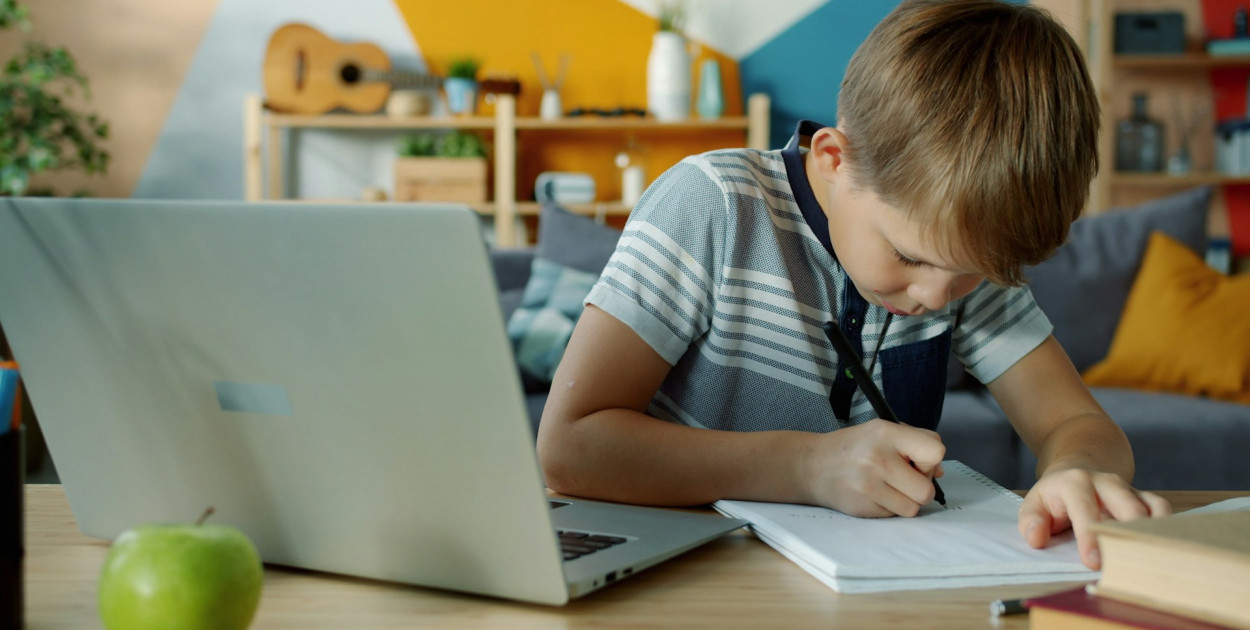 Nieporęt: Szkoły otrzymały sprzęt komputerowy. Do czego posłuży?