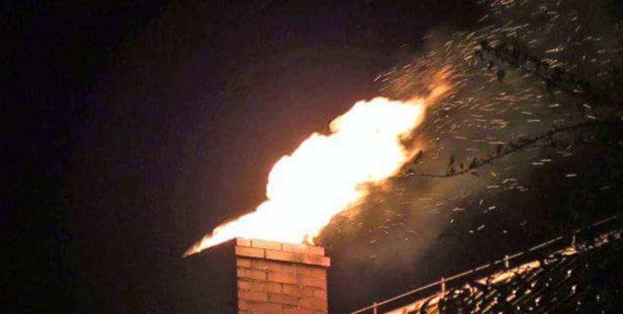 Legionowo: Pożar sadzy w domu przy Baczyńskiego