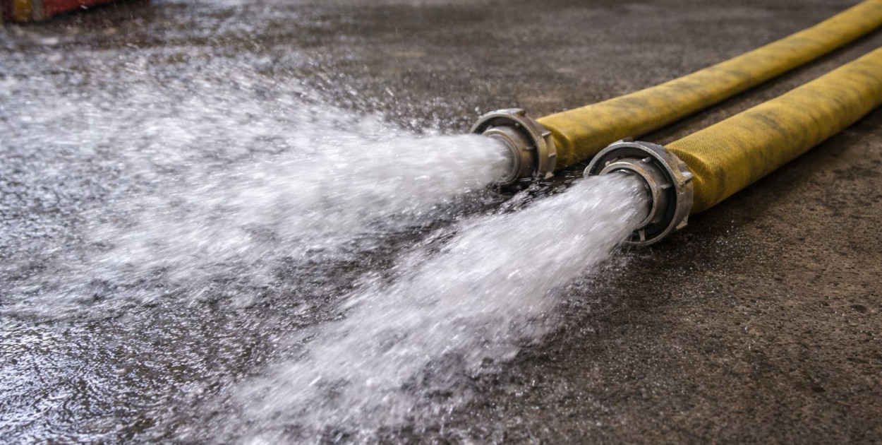 Nieporęt: Woda zalała piwnicę w domu przy ul. Soplicowo