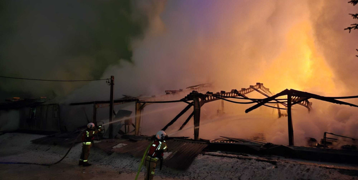 Region: Po pożarze hali z odpadami w Nowym Modlinie trwa kontrola WIOŚ